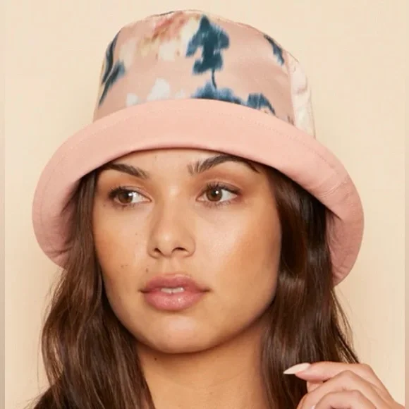 Eugenia Kim Reversible Floral Pink Bucket Hat NWT MSRP $225 Eugenia Kim Reversible Floral Pink Bucket Hat NWT MSRP $225 main image 2